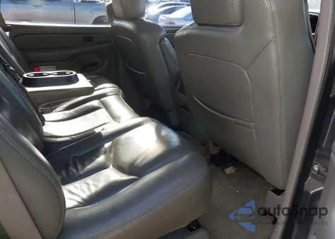 2005 Chevrolet Tahoe Lt from USA, damaged, VIN 1GNEC13T15R114012